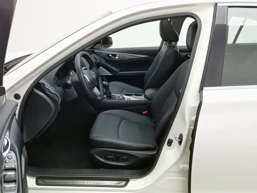 Infiniti Q50L 2021 из CN, фото 7