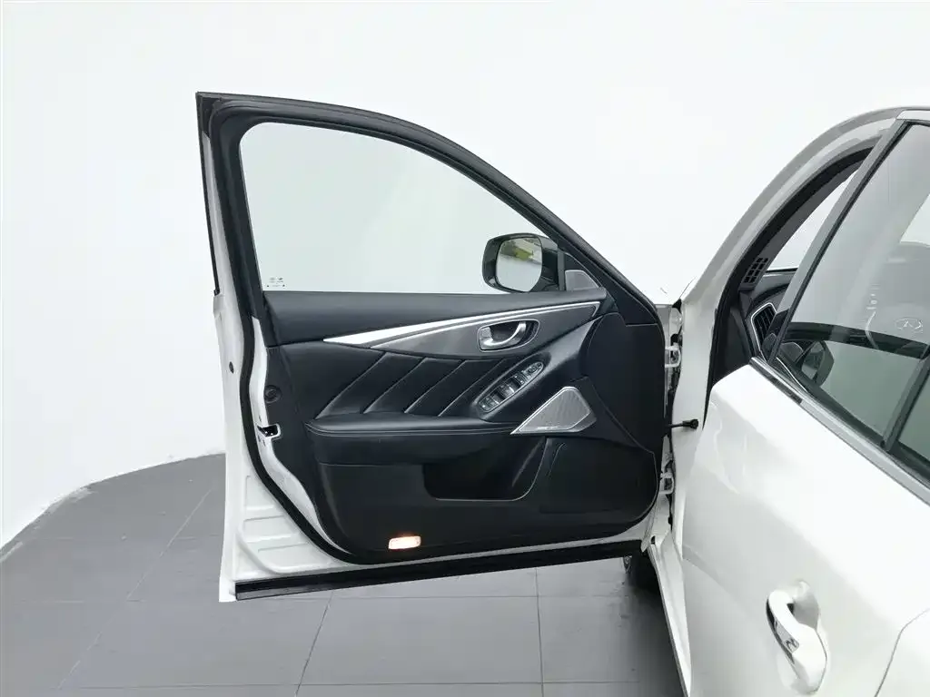 Infiniti Q50L 2021 из CN, фото 5