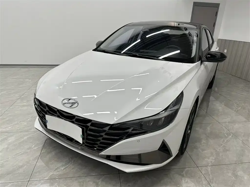 Hyundai Elantra — фото 10