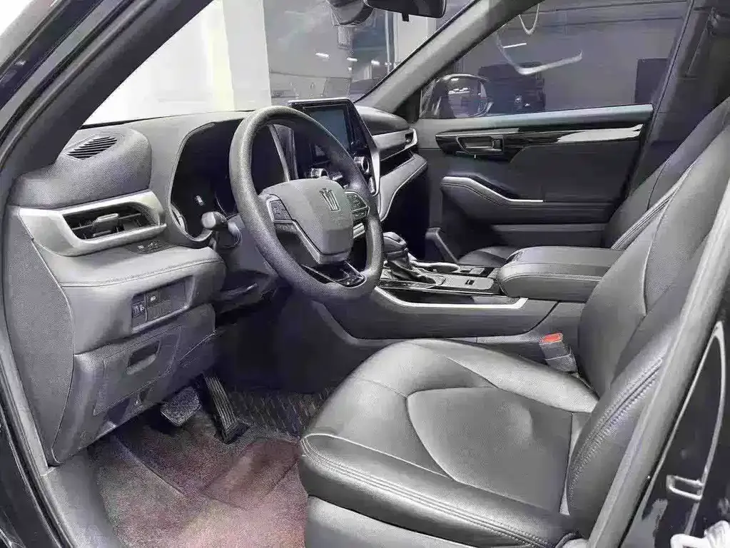 Toyota Crown Kluger 2023 из CN, фото 10
