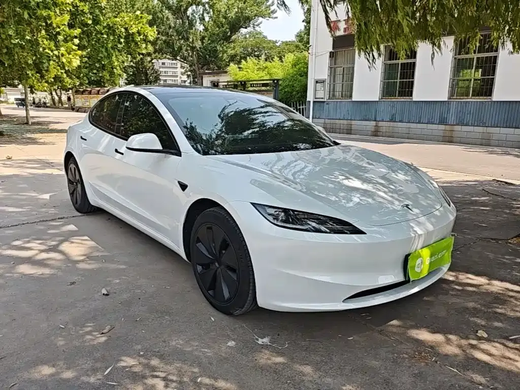 Tesla Model 3 — фото 10