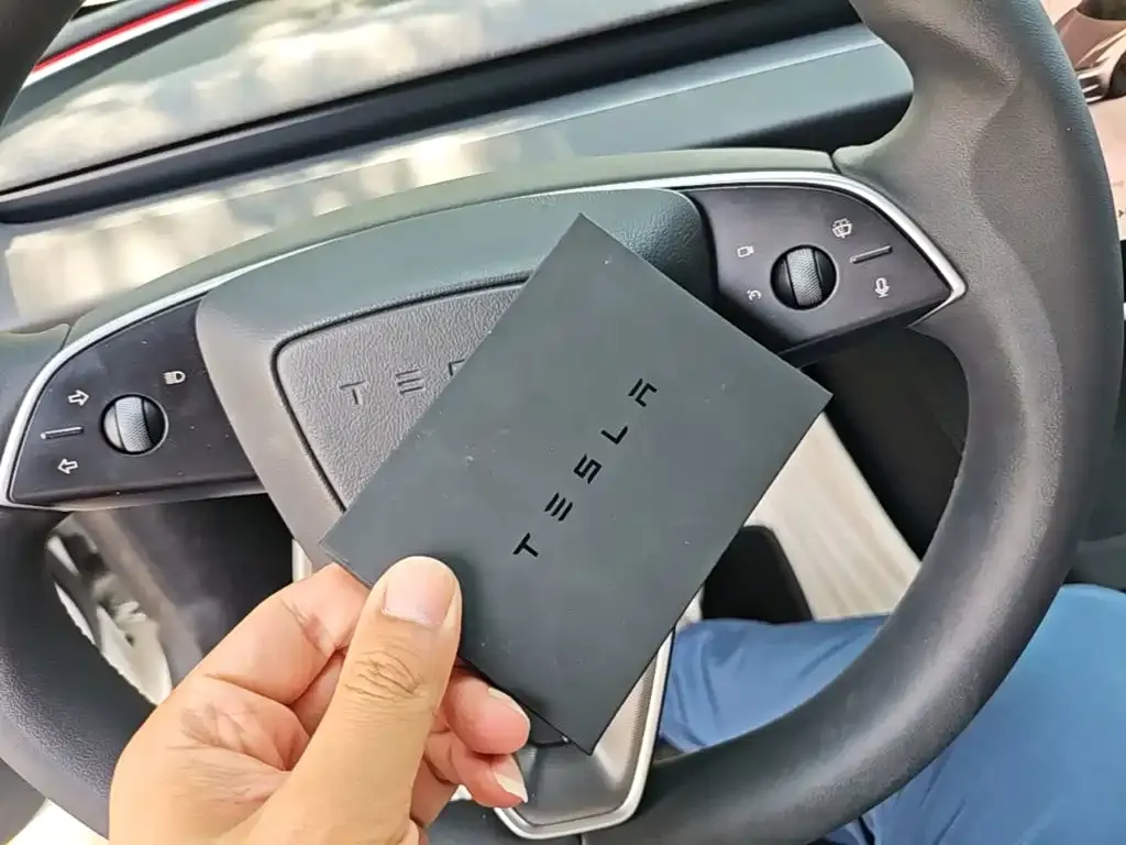 Tesla Model 3 — фото 2
