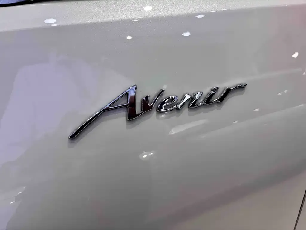 Buick GL8 Hybrid — фото 2