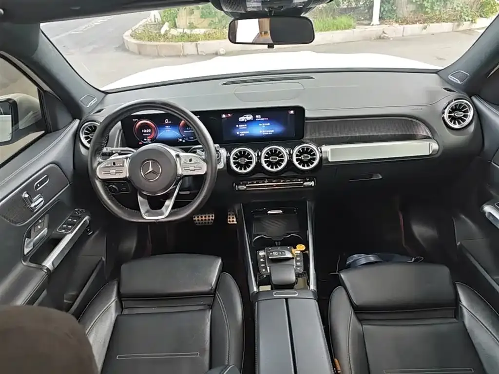 Mercedes-Benz EQB — фото 10