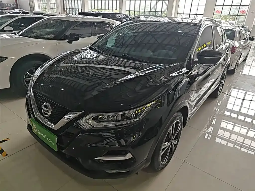 Nissan Qashqai — фото 1