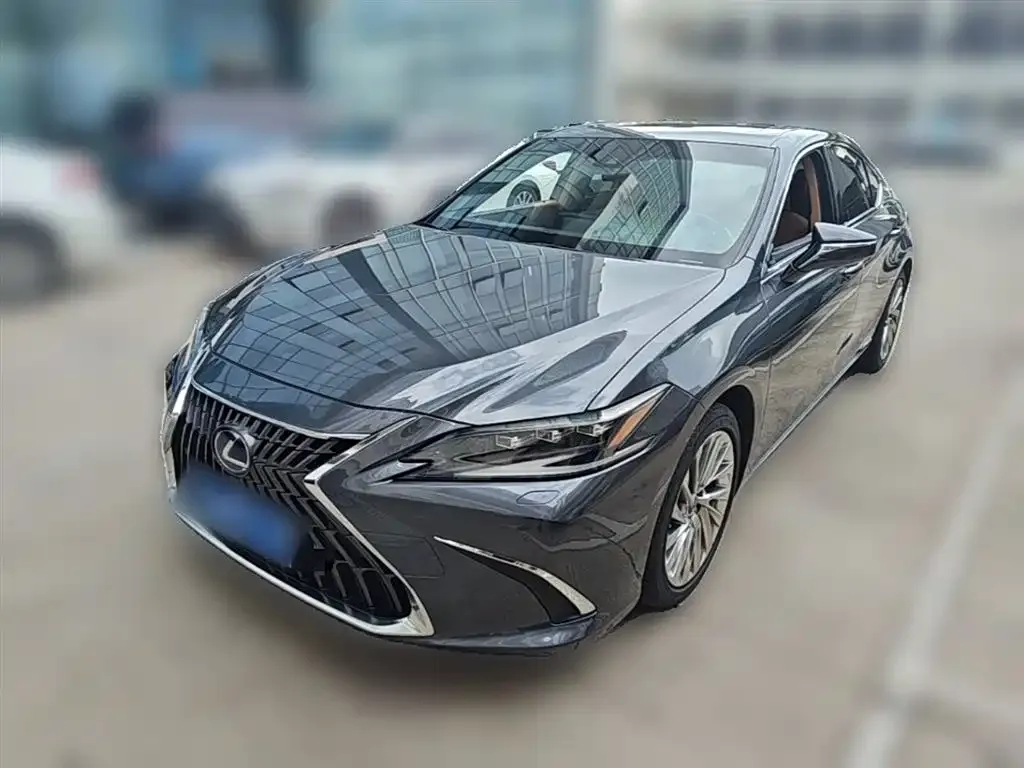 Lexus ES — фото 1