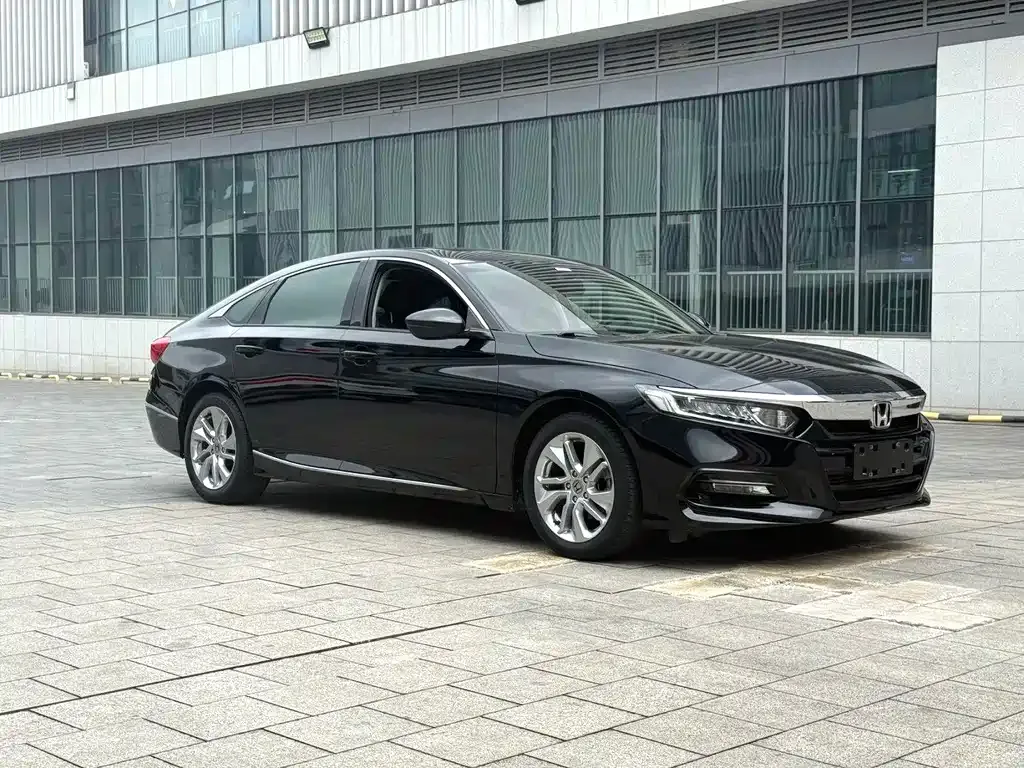 Honda Accord — фото 8