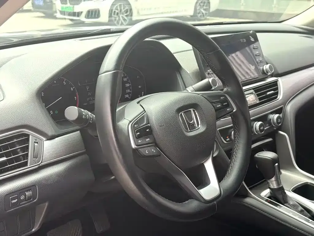 Honda Accord — фото 3