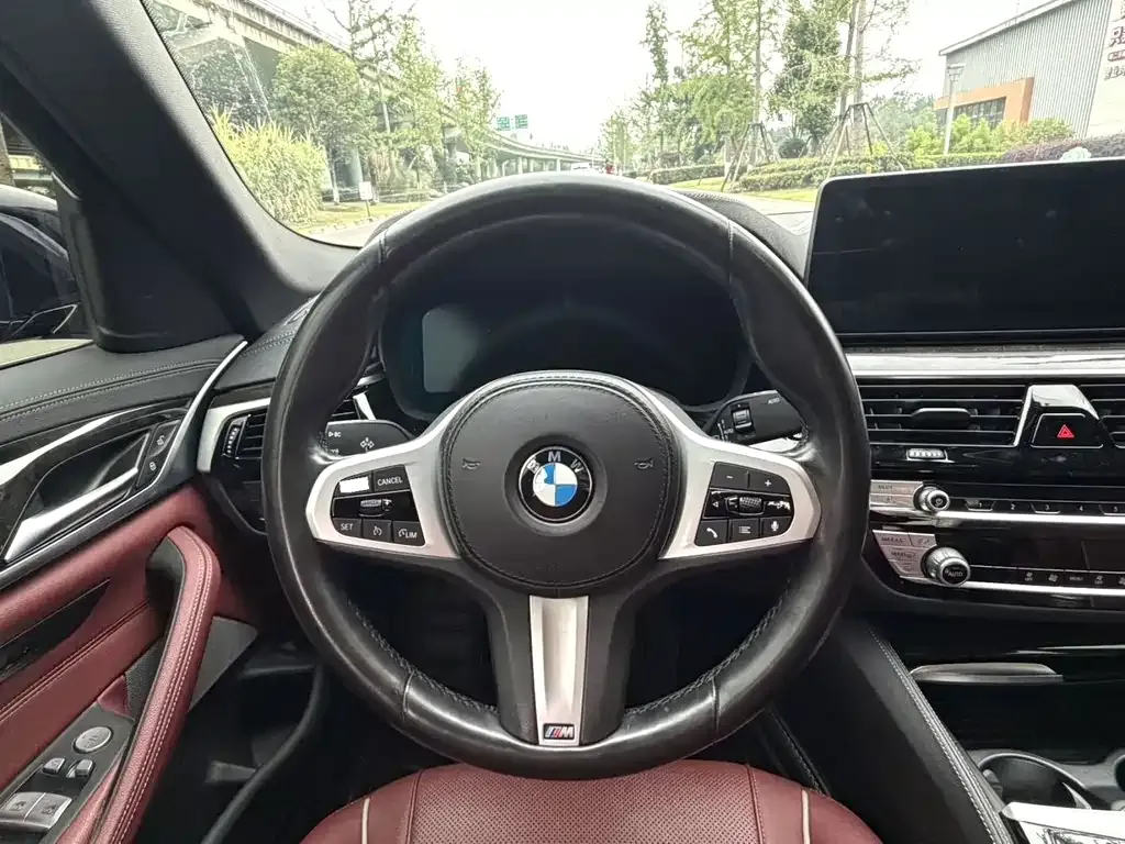 BMW 5 Series 2021 из CN, фото 3