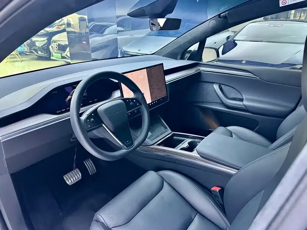 Tesla Model X 2023 из CN, фото 5