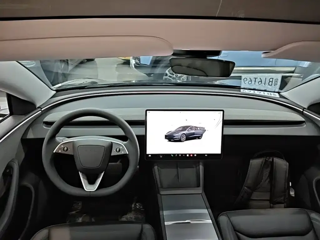 Tesla Model 3 — фото 3