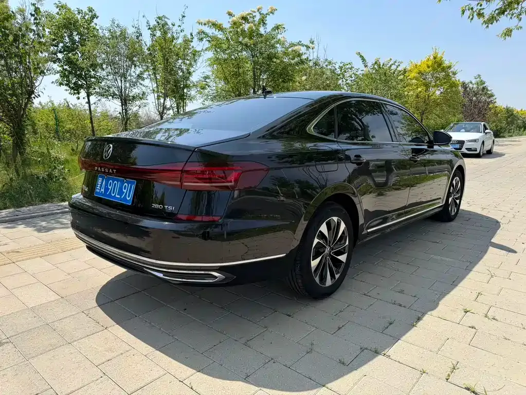 Volkswagen Passat — фото 10