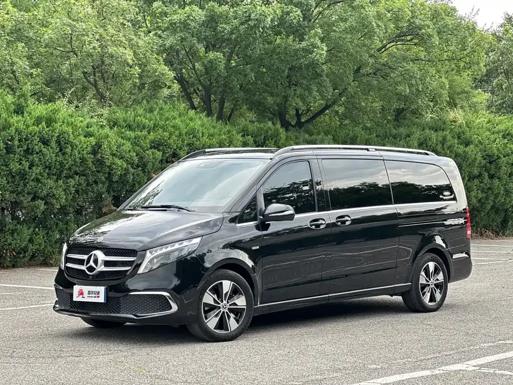 Mercedes-Benz V-Class — фото 1