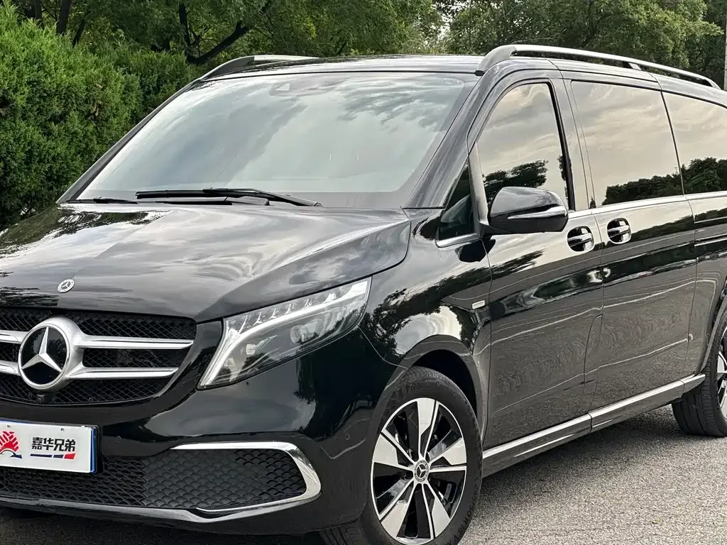 Mercedes-Benz V-Class — фото 10