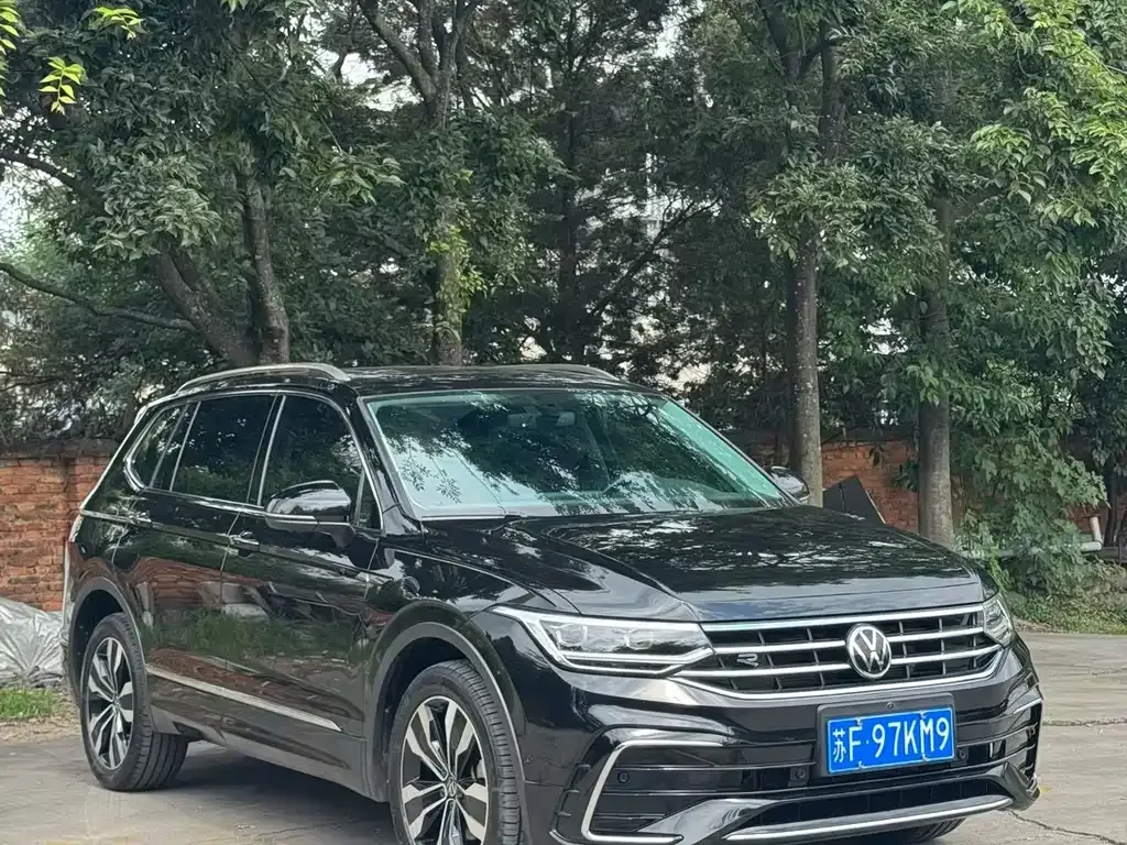 Volkswagen Tiguan L — фото 9