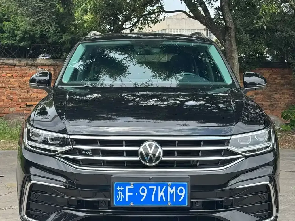 Volkswagen Tiguan L — фото 2