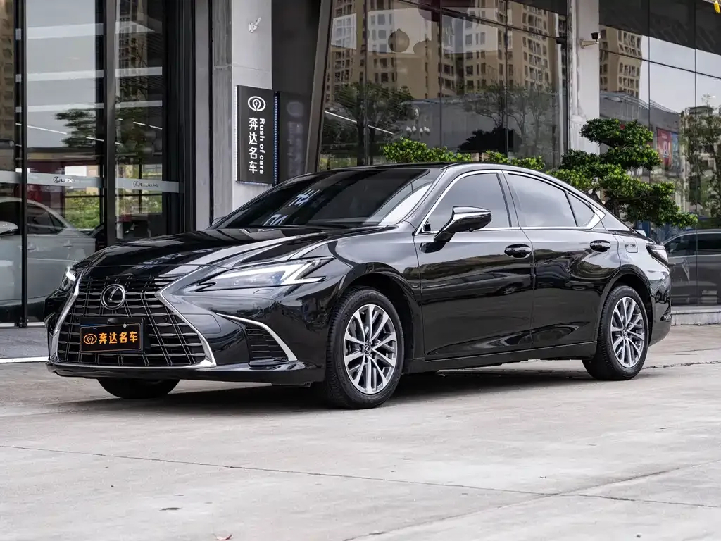 Lexus ES — фото 1