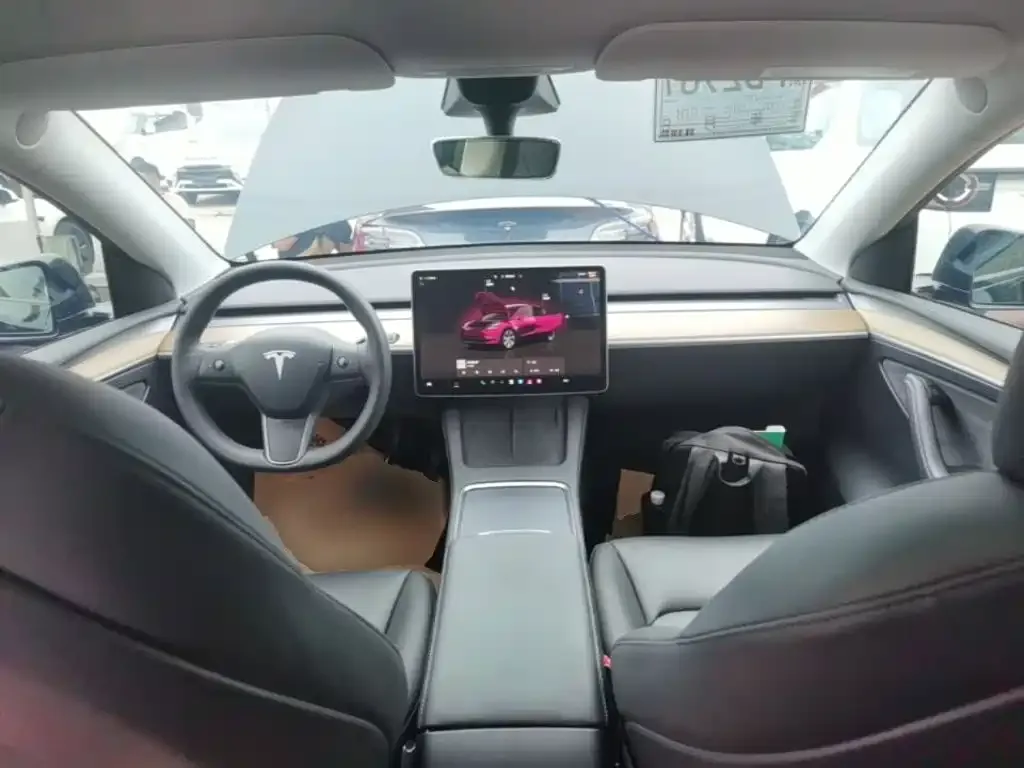 Tesla Model Y — фото 5
