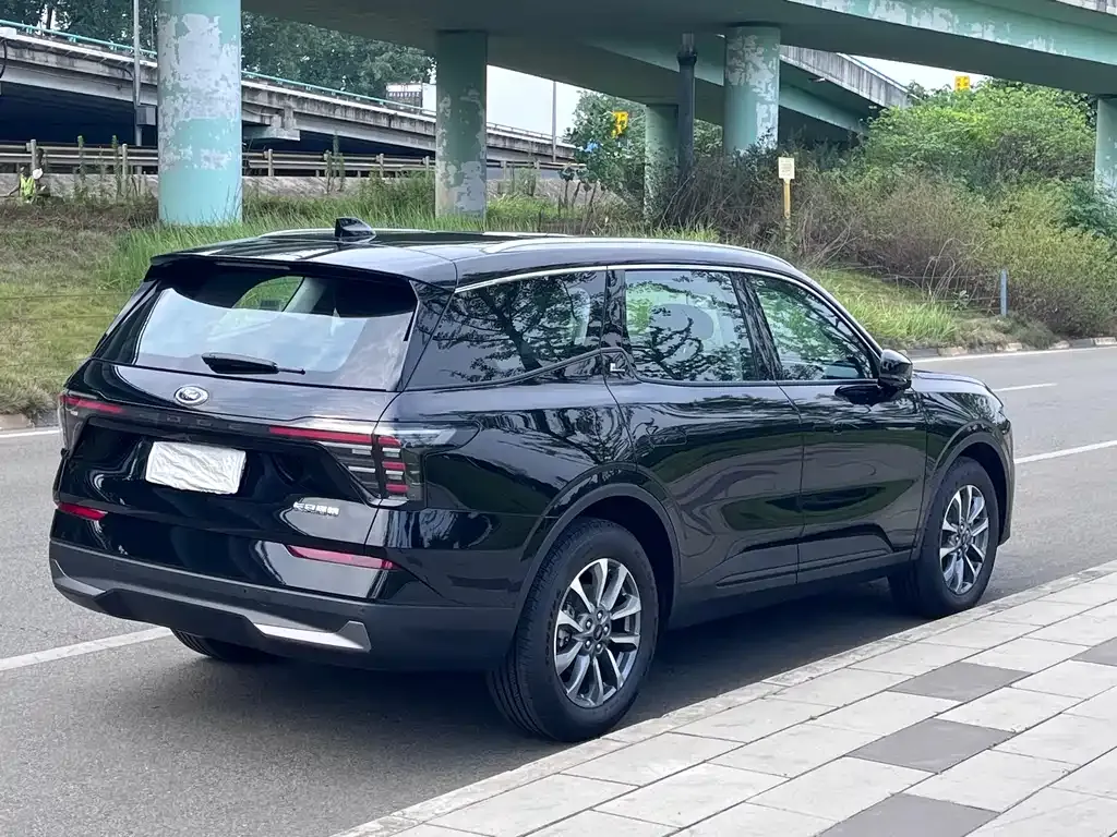 Ford Edge — фото 9