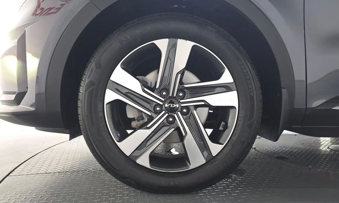 Kia Sorento — фото 8