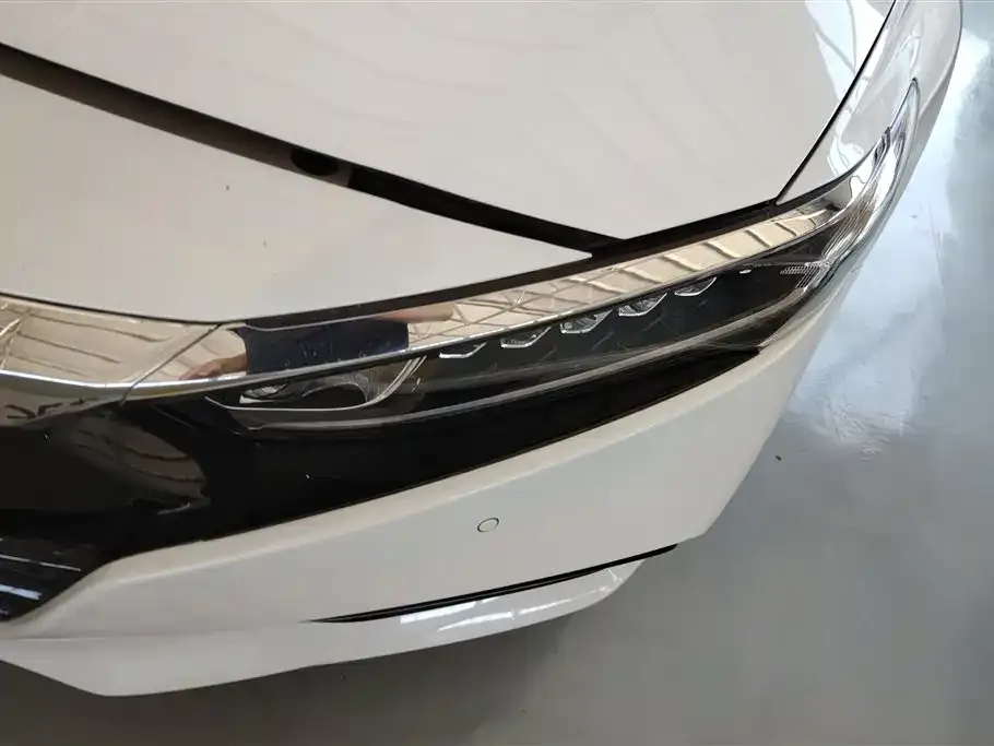 Honda Accord — фото 8