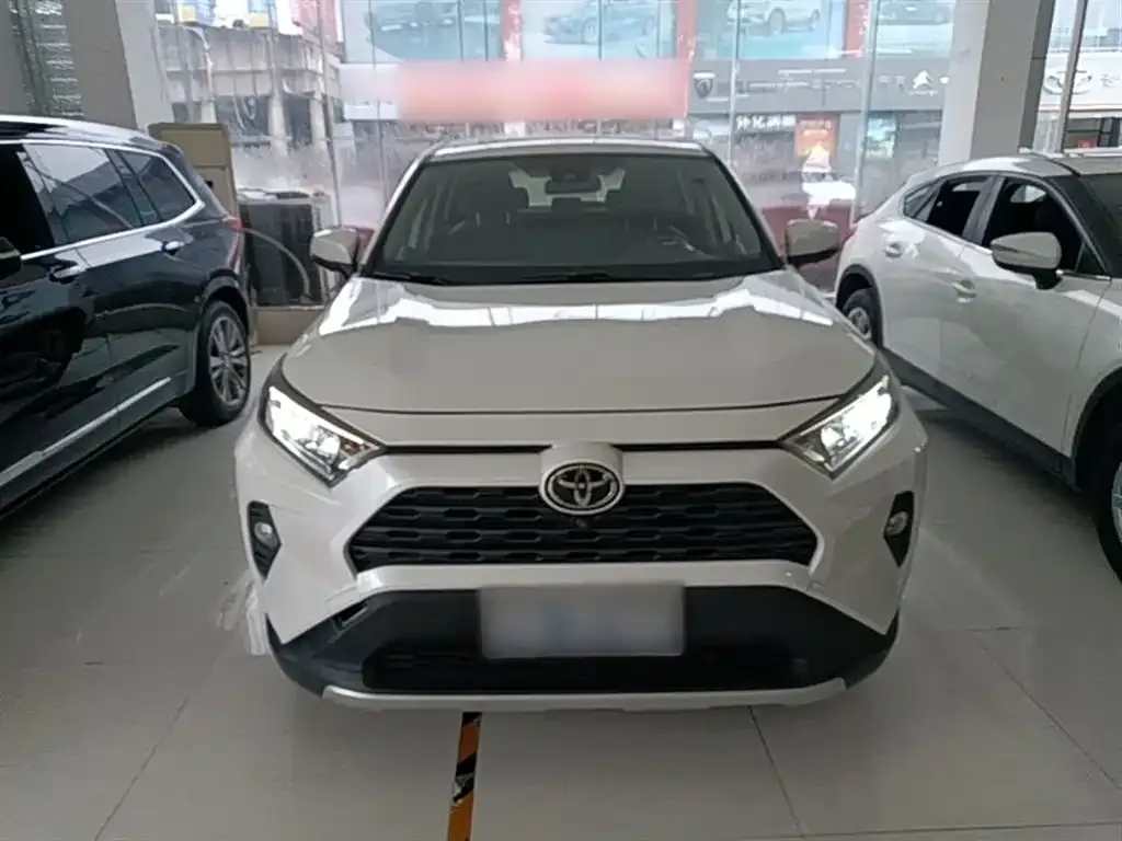 Toyota RAV4 — фото 2