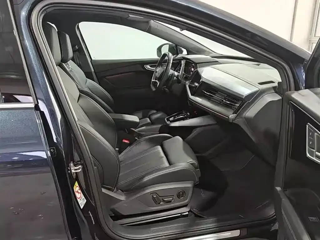 Audi Q4 e-tron — фото 10