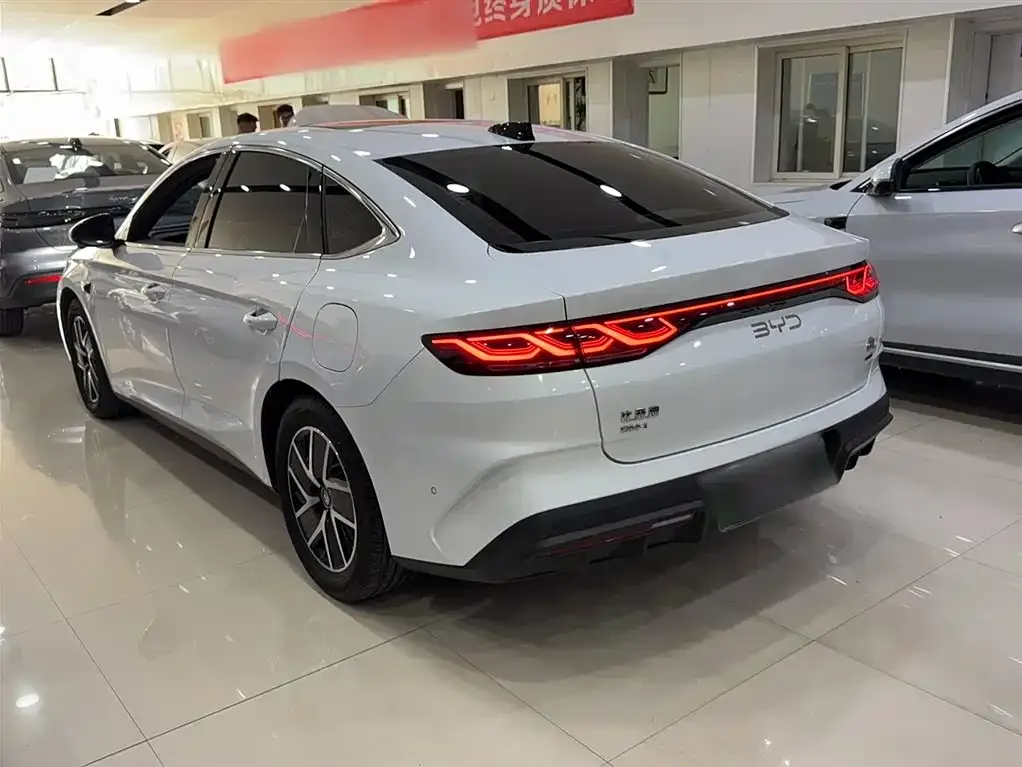 BYD Qin L — фото 8