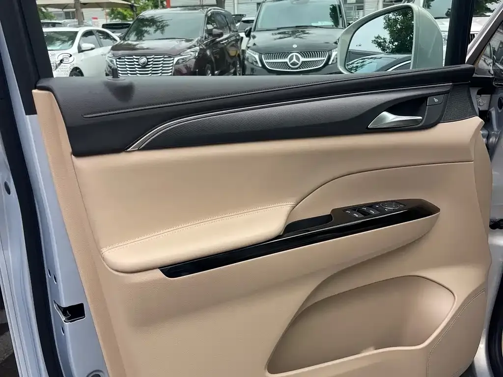 Buick GL8 Hybrid 2025 из CN, фото 5
