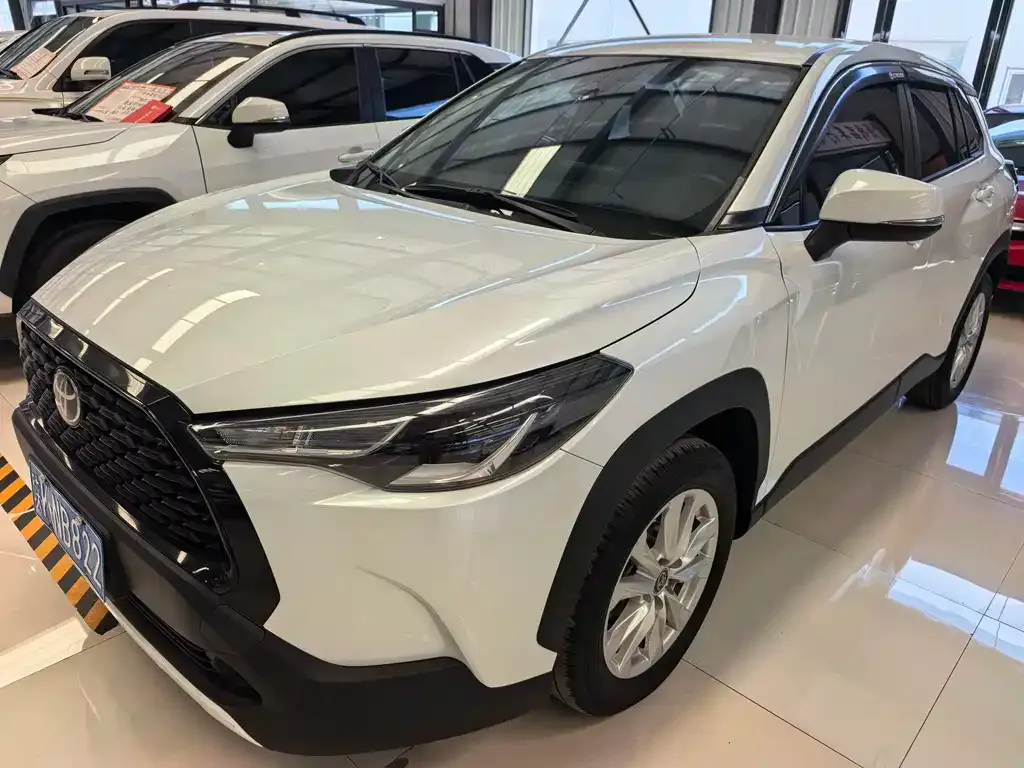 Toyota Corolla Cross — фото 1