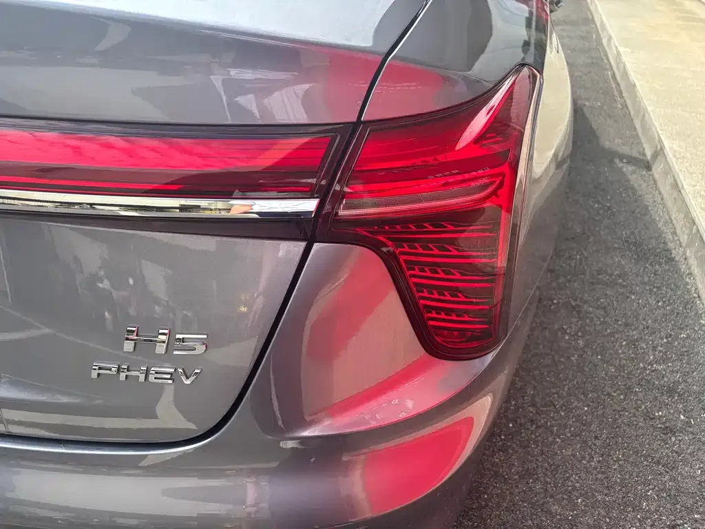 Hongqi H5 PHEV 2025 из CN, фото 3