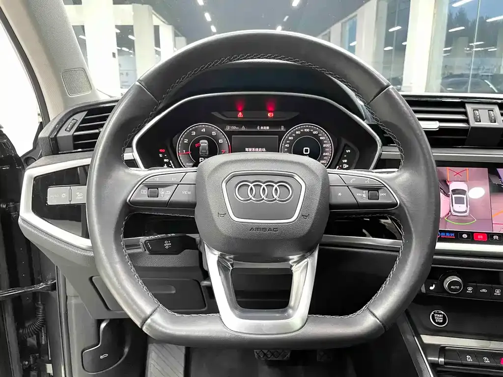 Audi Q3 — фото 2