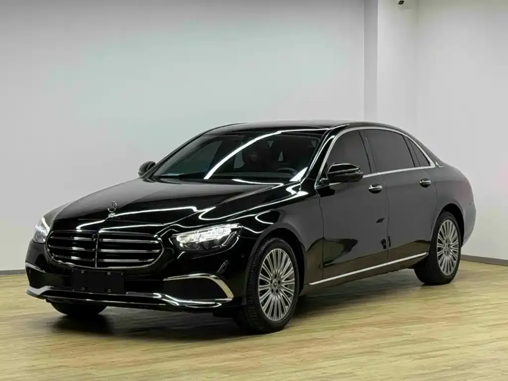 Mercedes-Benz E-Class — фото 2