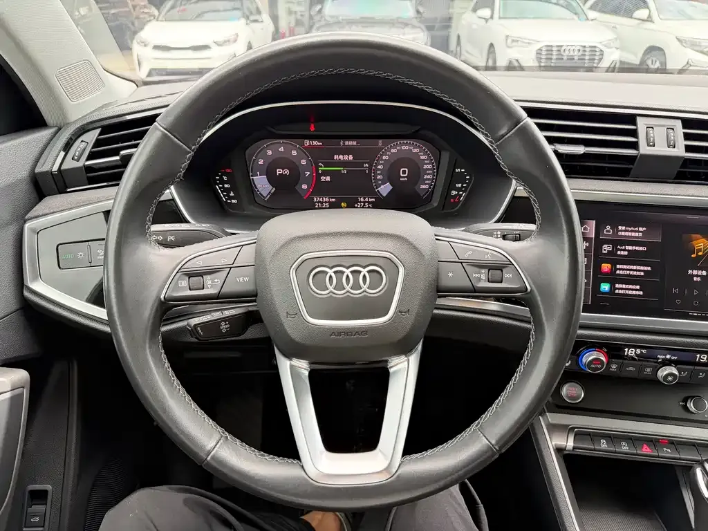 Audi Q3 — фото 6