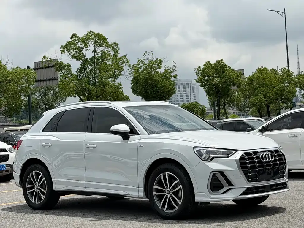 Audi Q3 — фото 10