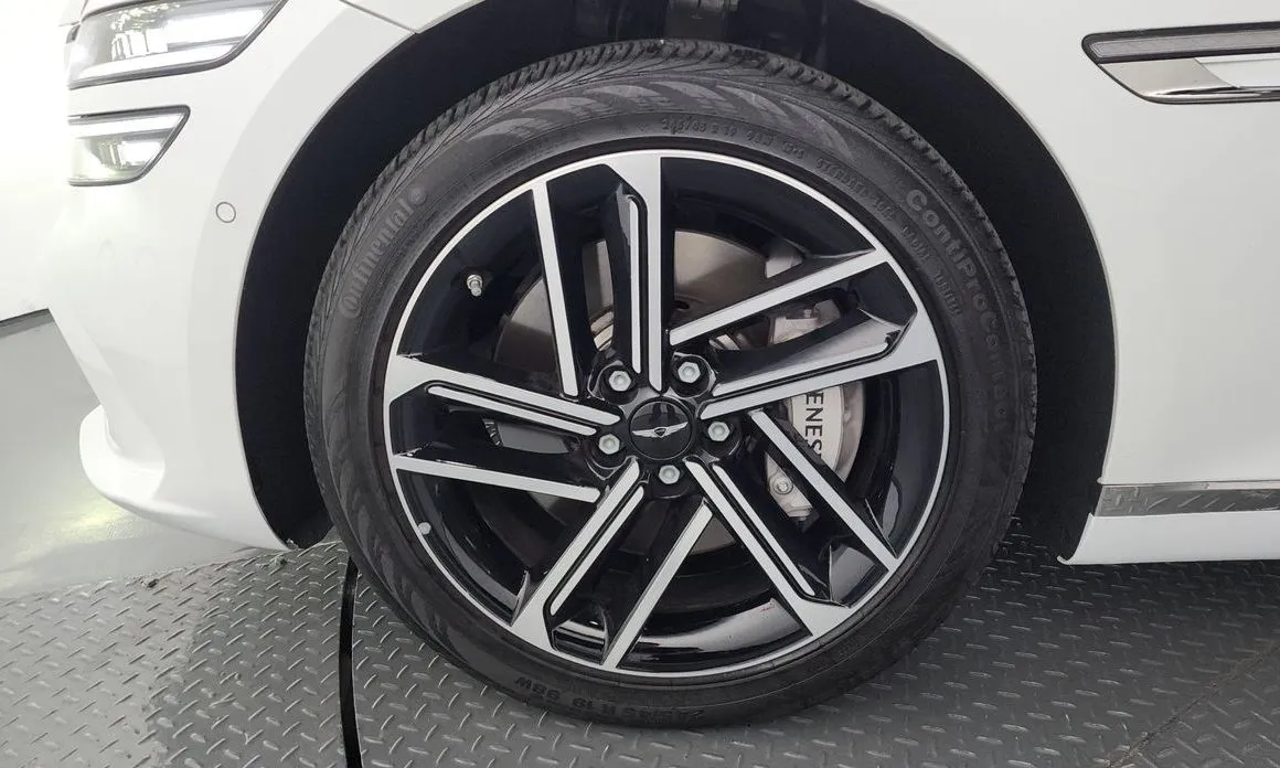 Genesis G80 — фото 10