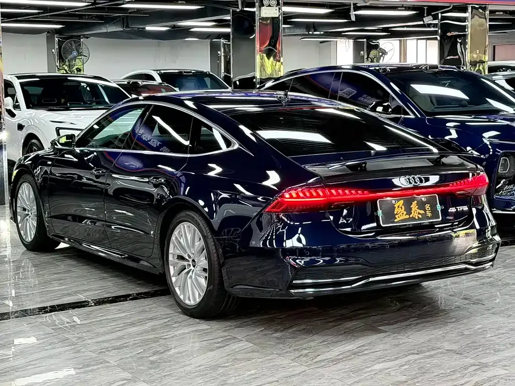 Audi A7 2021 из CN, фото 3