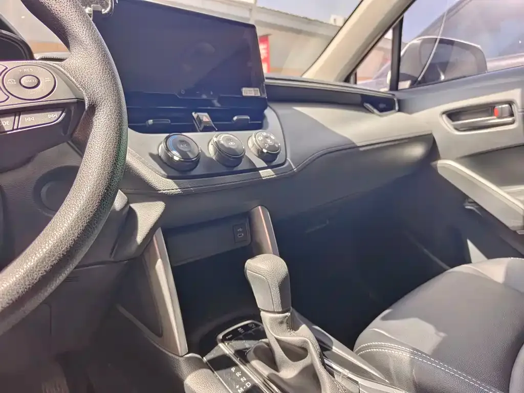 Toyota Corolla Cross 2023 из CN, фото 9