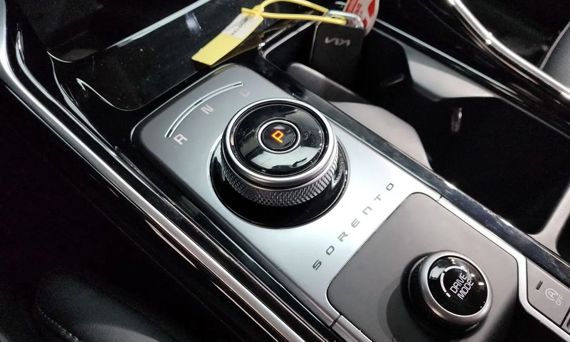 Kia Sorento — фото 9