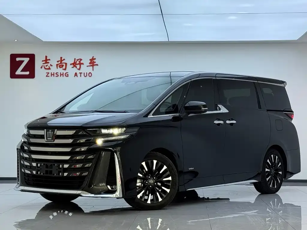 Toyota Vellfire — фото 1
