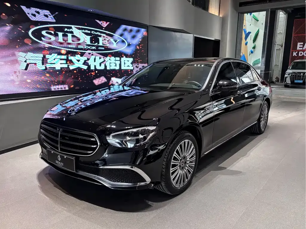 Mercedes-Benz E-Class — фото 1
