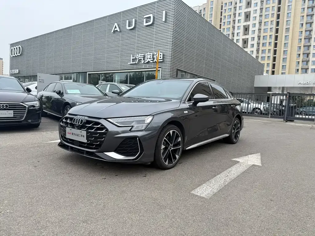 Audi A3 — фото 1