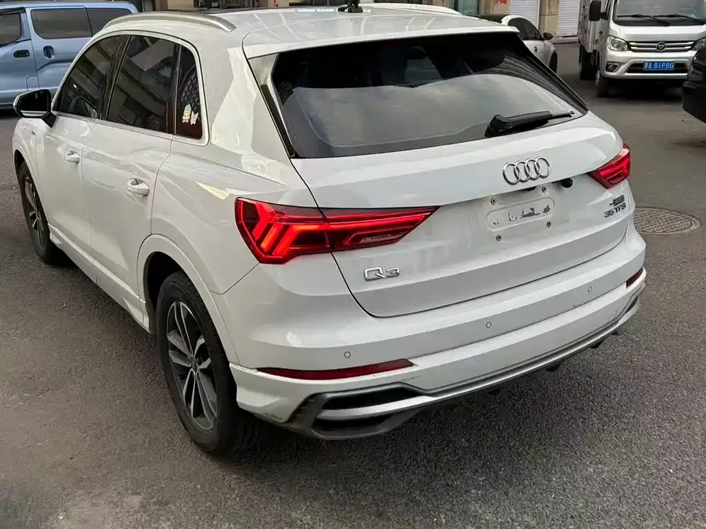 Audi Q3 — фото 9