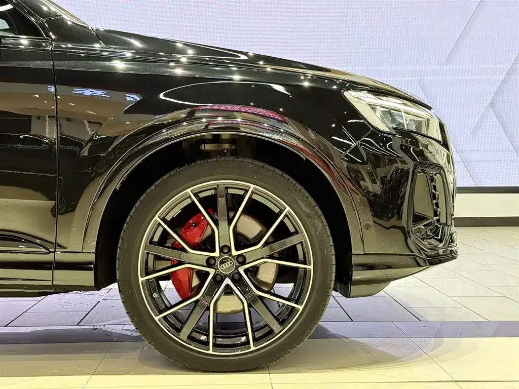 Audi Q7 — фото 9