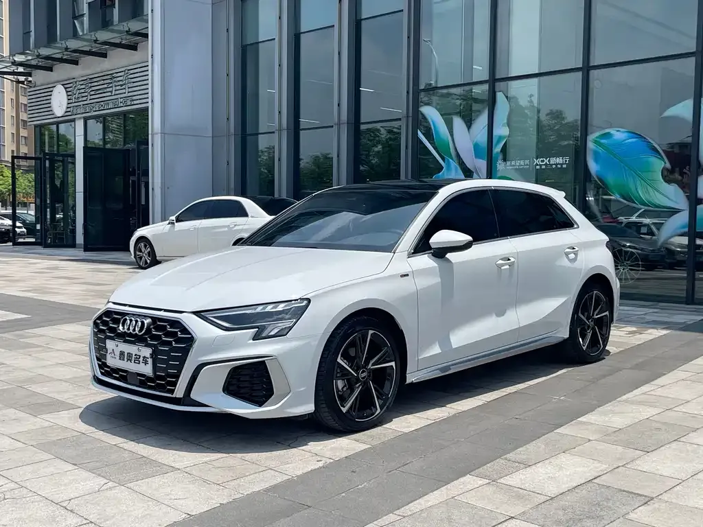 Audi A3 — фото 1