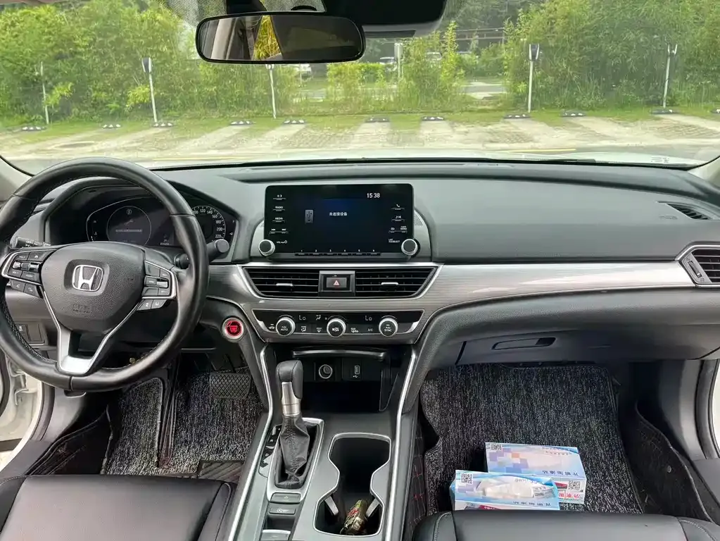 Honda Accord — фото 9