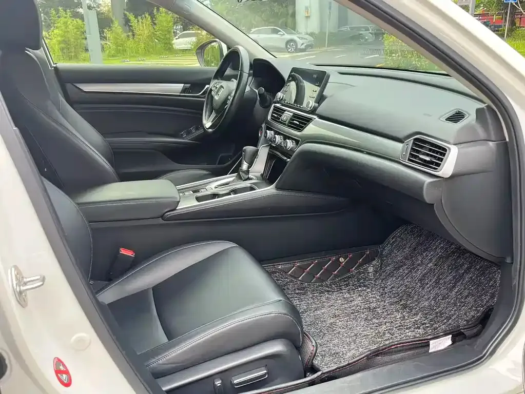 Honda Accord — фото 4