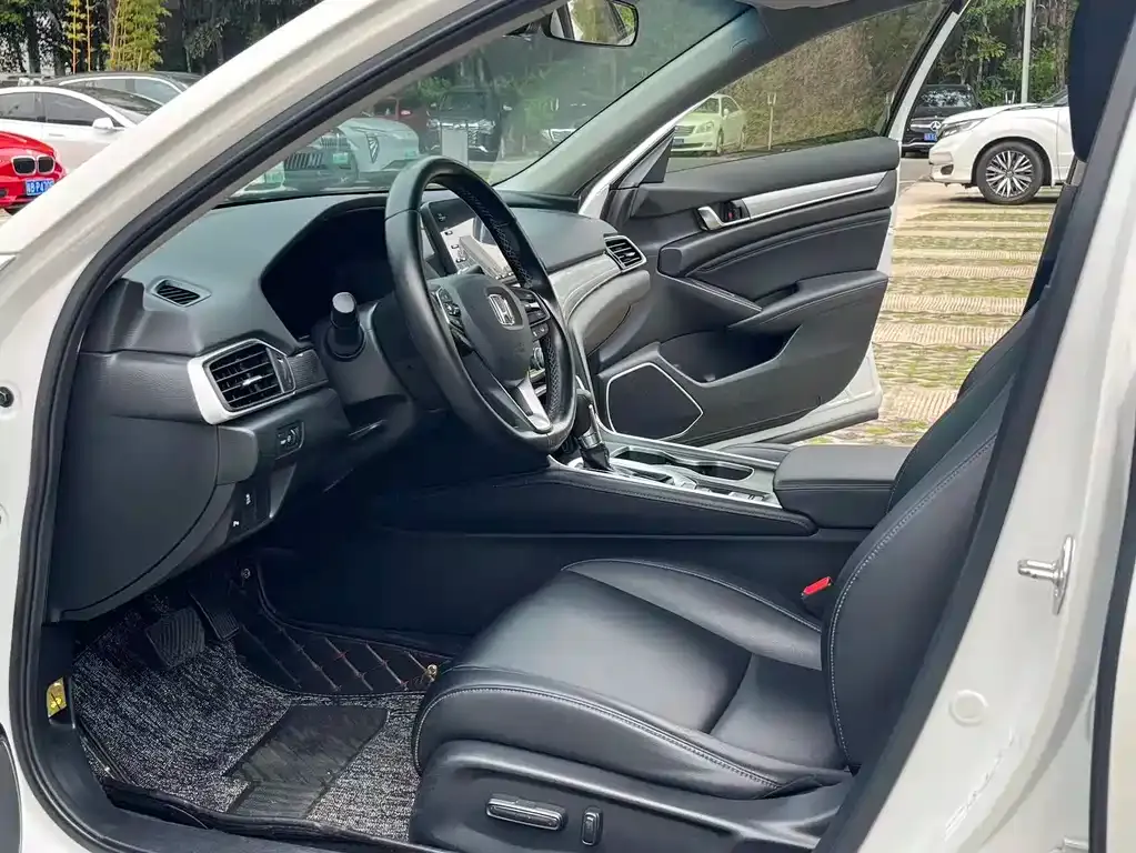 Honda Accord — фото 5