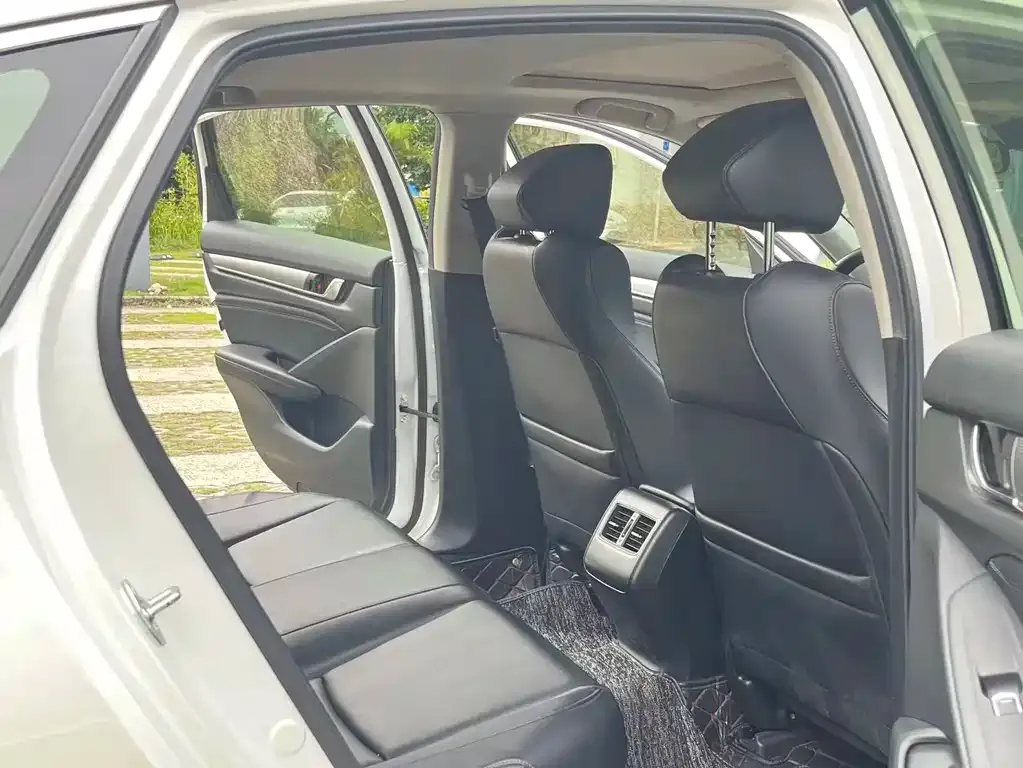 Honda Accord — фото 3