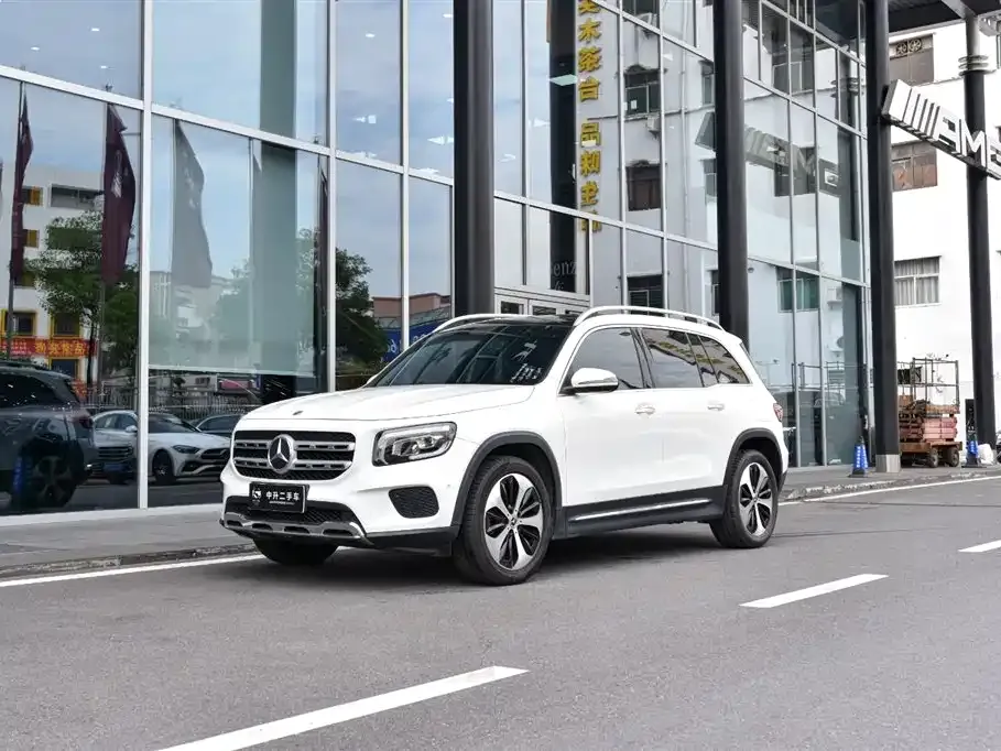 Mercedes-Benz GLB — фото 1